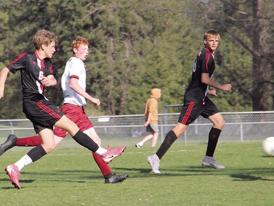 Grizzly soccer takes down Hawks