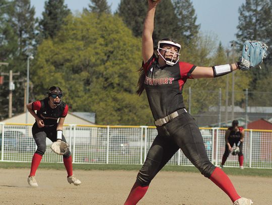 Grizzly softball gets decisive wins