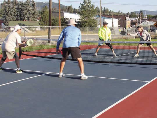 Morning pickleball popular