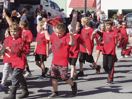 Newport celebrates Homecoming with parade