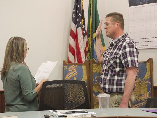 Newport swears in new council member