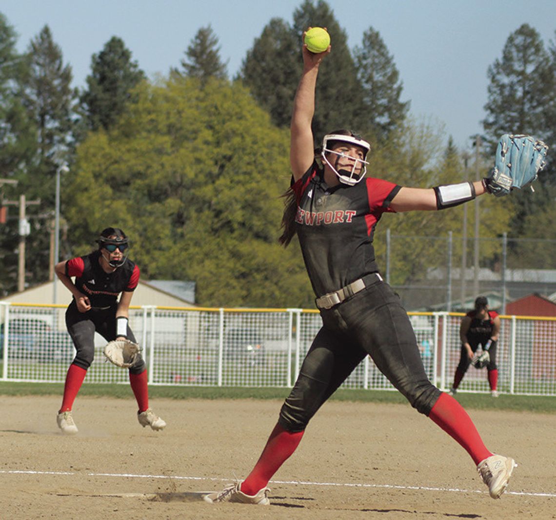 Grizzly softball gets decisive wins