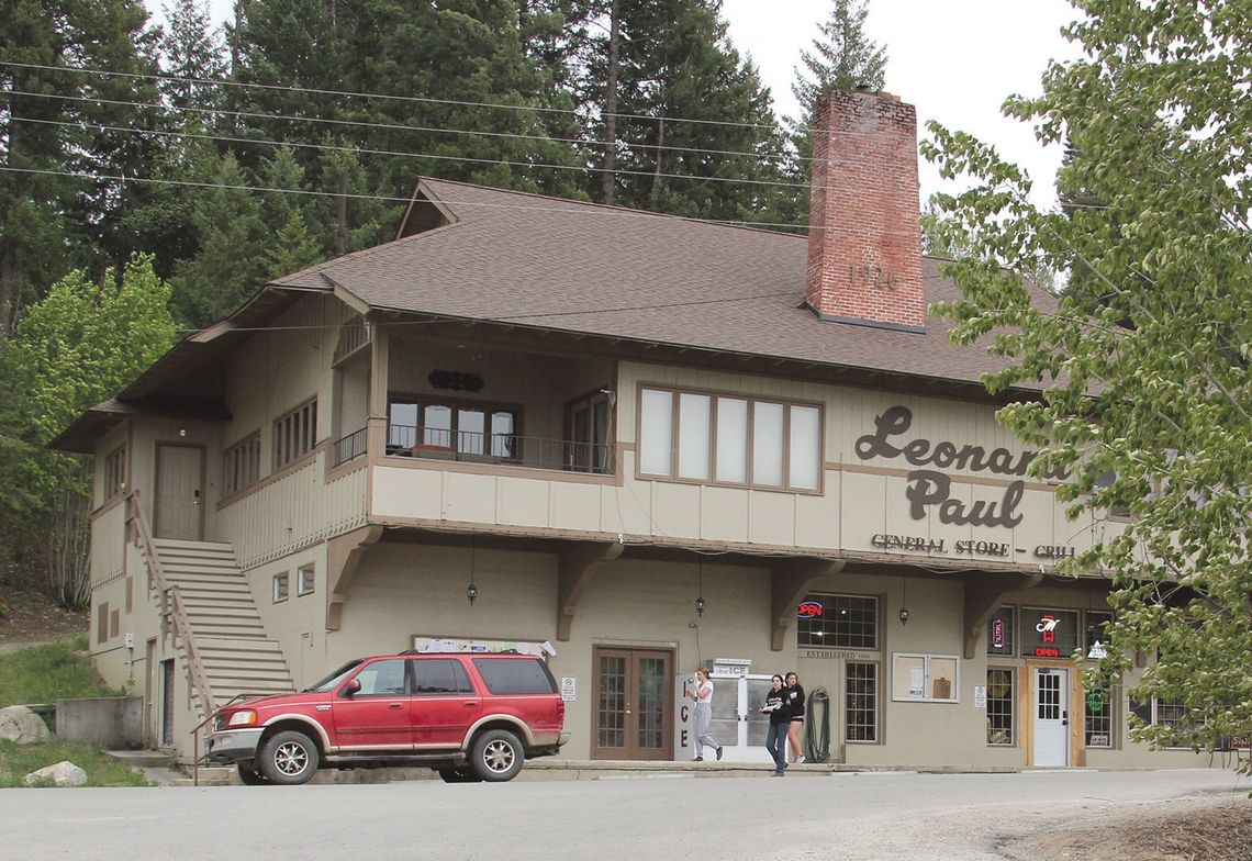 Lake life breeds summer tourists, hardy lifers