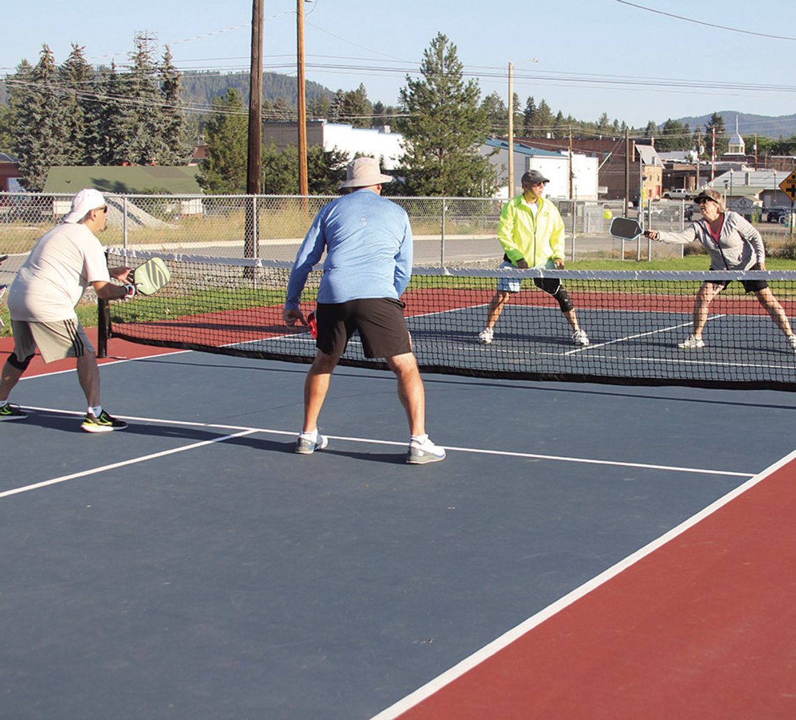 Morning pickleball popular