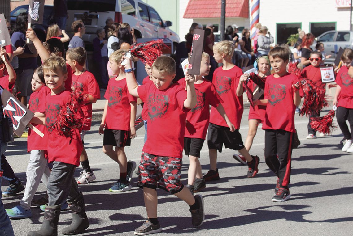 Newport celebrates Homecoming with parade