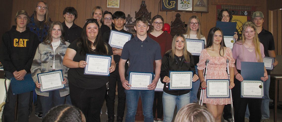 Newport Masonic Lodge presents Junior Achievement Awards