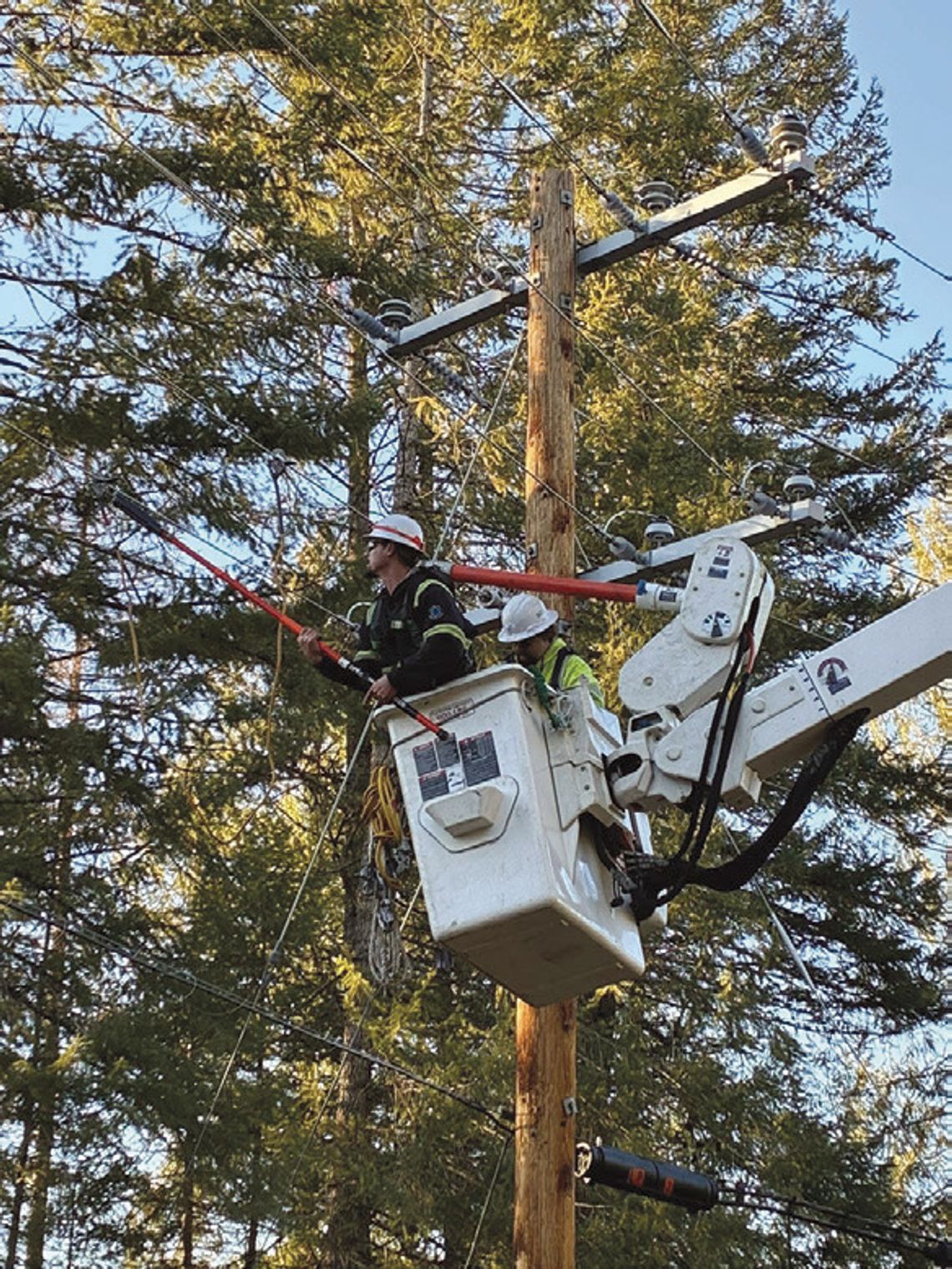 Wind temporarily wipes out power